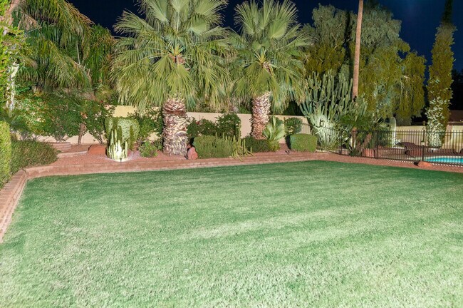 Building Photo - 16025 N 58th Pl