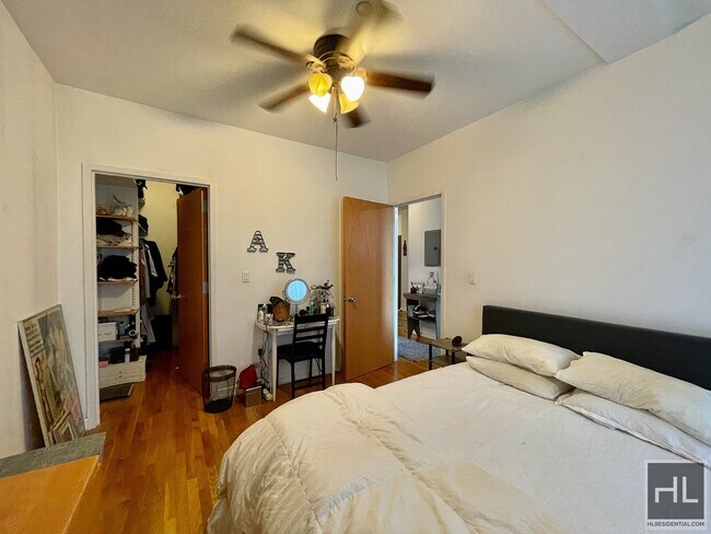 Building Photo - Gorgeous rent stabilized 1 bedroom with ba...