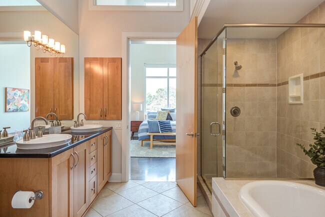 Building Photo - 2608 Erwin Rd