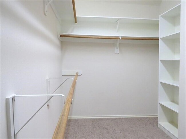 Building Photo - 6410 Bonnie Chase Ln