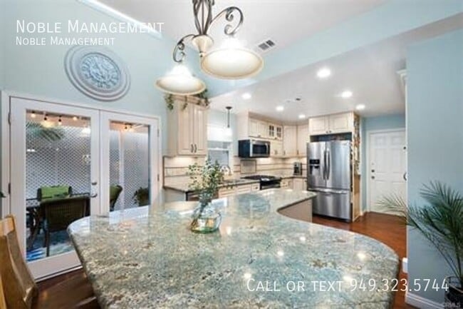 Building Photo - 327 N Harwood-