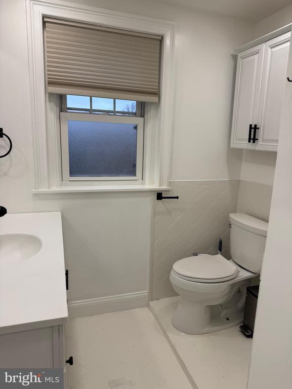 Building Photo - 725 W Mt Vernon St