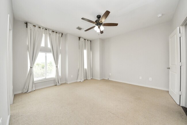Building Photo - 5319 Avenue J
