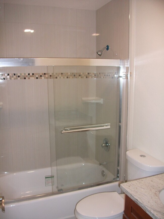 Building Photo - Remodeled 2 bedroom 1 bath