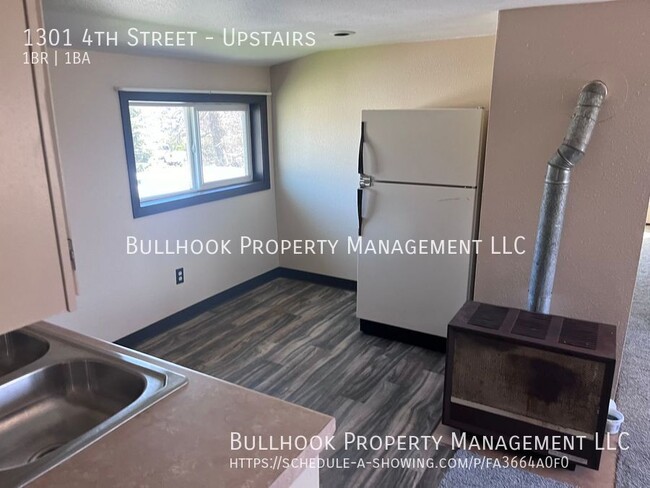 Building Photo - MOVE IN SPECIAL - $100 off first full mont...