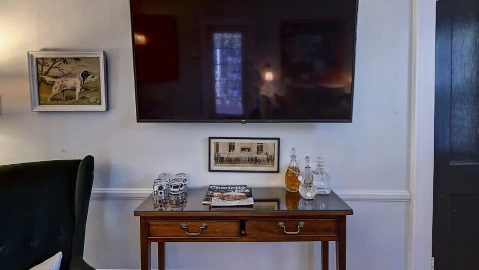 Building Photo - 800 Magnolia Ave