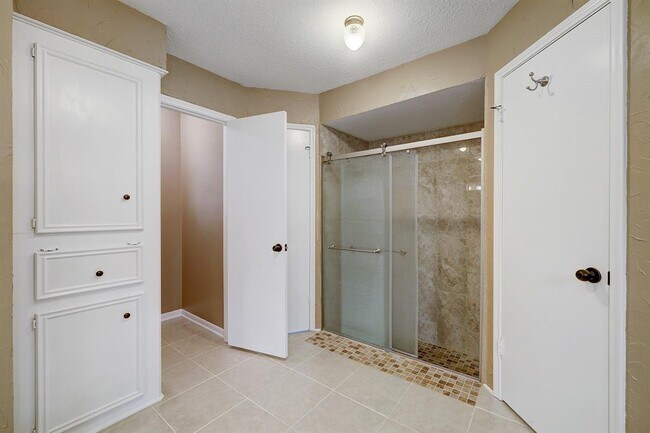 Building Photo - 19906 Medicine Bow Dr