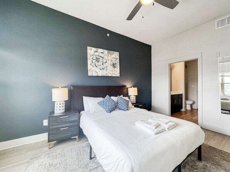 Building Photo - 2916 Indiana St