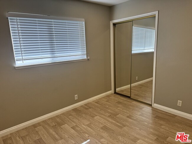 Building Photo - 631 Pepper Tree Dr