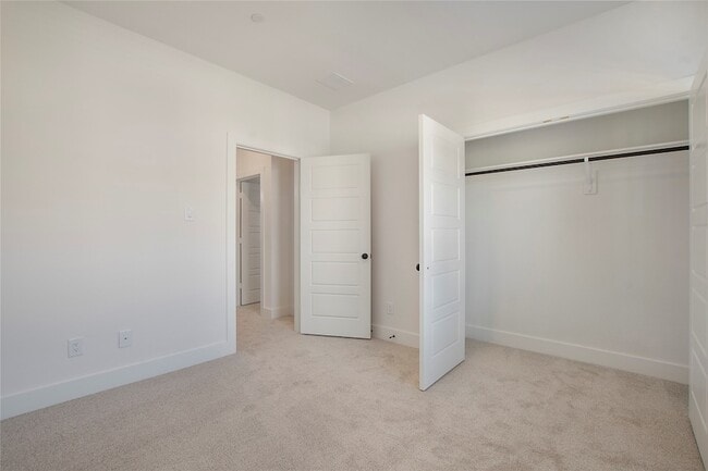 Building Photo - 4413 Cave Spgs St