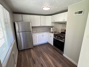 Building Photo - 3950 Turnpike Dr