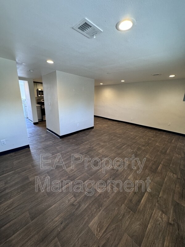 Building Photo - 419 Atrisco Dr SW