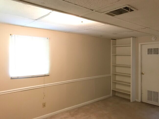 Building Photo - 3549 Rocky Hill Ter