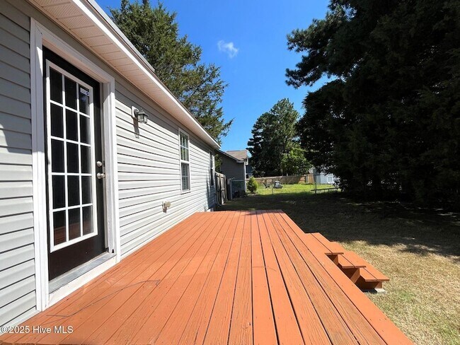Building Photo - 205 Woodgreen Ln
