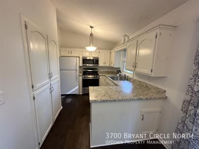 Building Photo - 3700 Bryant Cir