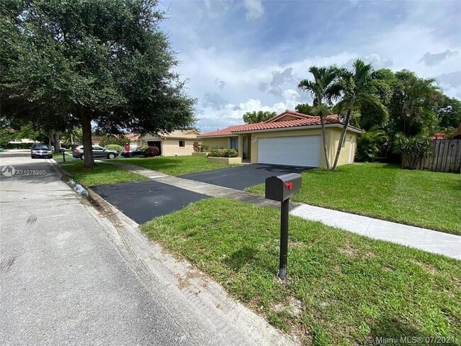 Building Photo - 9658 NW 28th Ct