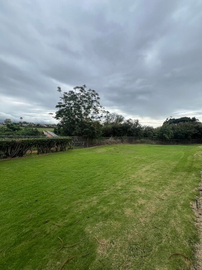 Building Photo - Loft, 2 Bedrooms, Split Townhouse, AC, 2 Parking