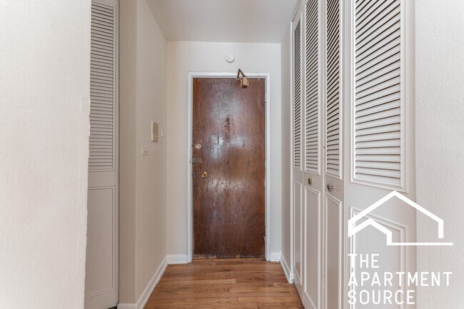 Building Photo - 6011 N Winthrop Ave