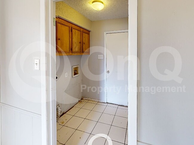 Building Photo - 69 Lakewood Dr