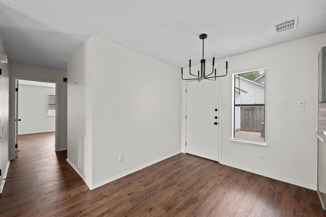 Building Photo - 2907 W Slaughter Ln