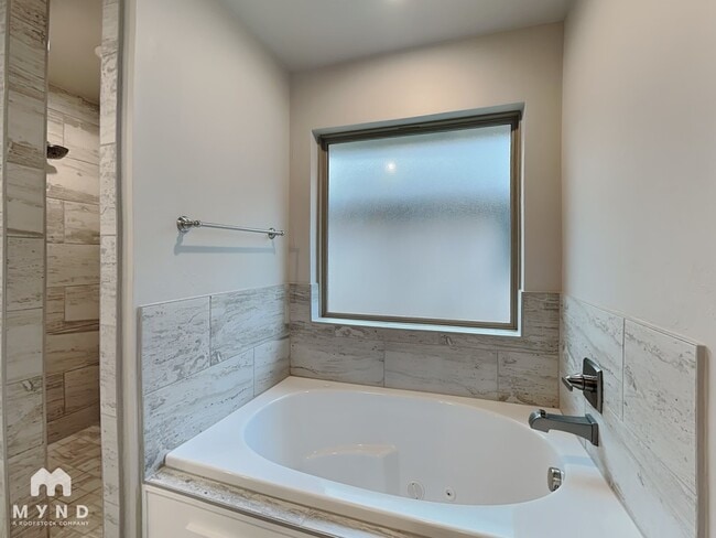 Building Photo - 4105 Palmetto Trail