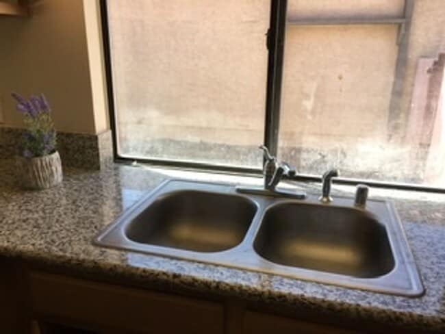 Building Photo - Great Location close to shopping at Durango and Summerlin Parkway