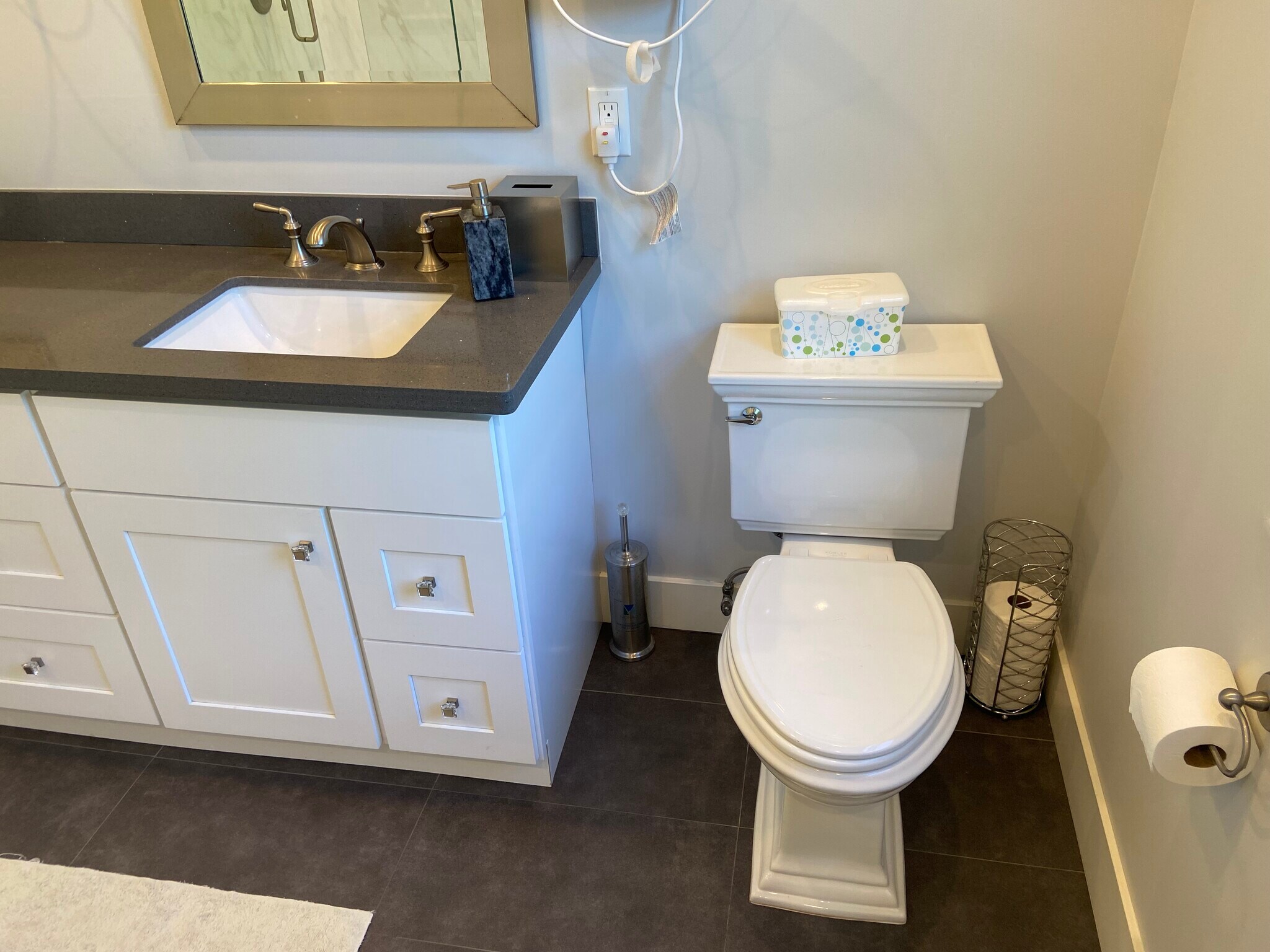 Building Photo - 4470 Stansbury Ave