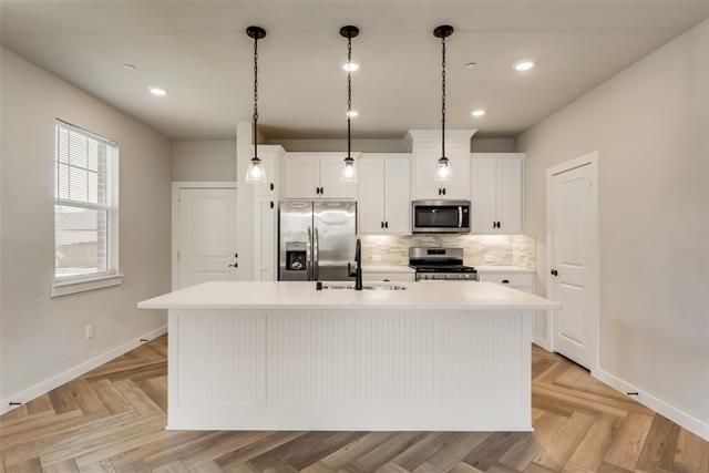 Building Photo - 617 Springwell Pkwy
