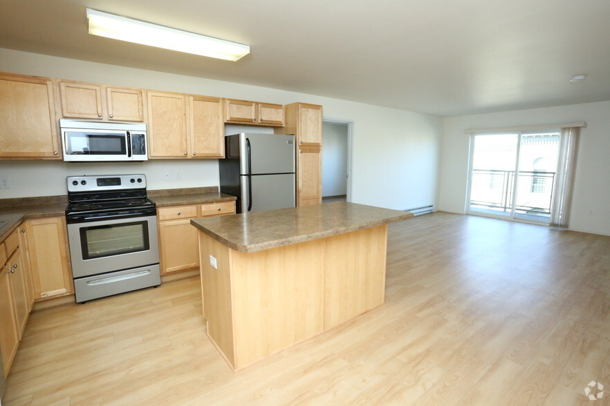 2BR, 2BA - 1020 SF - Collins Place Apartments