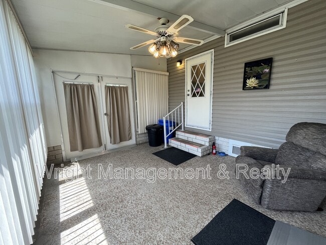 Building Photo - 38202 Woodgate Ln