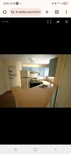 Building Photo - 1940 Lake Atriums Cir