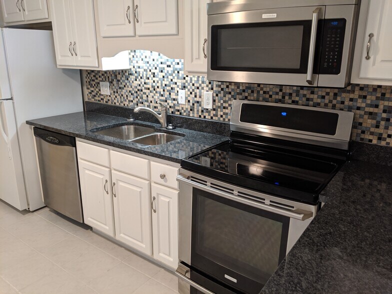 Upgraded kitchen - 1822 A, Lela Lane
