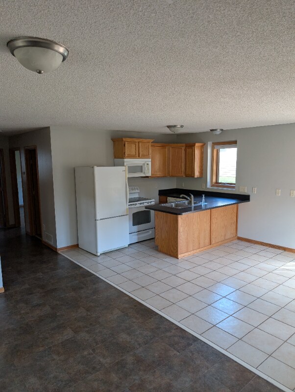 Building Photo - 1010 7th Ave N