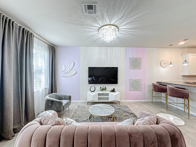 Building Photo - 1240 Eucalyptus Dr