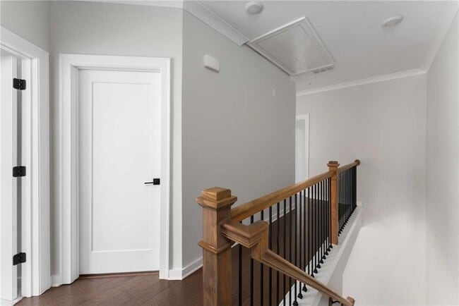 Building Photo - 455 Ashbury Dr