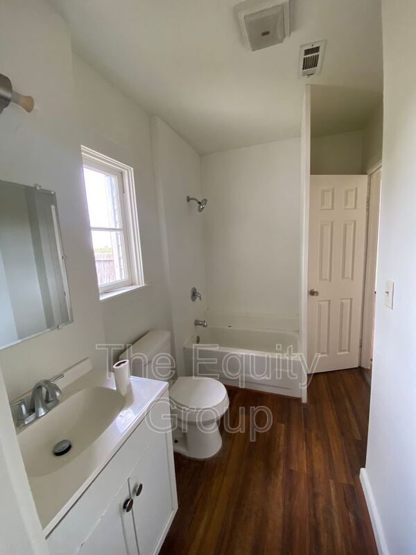 Building Photo - 33297 Rd 162