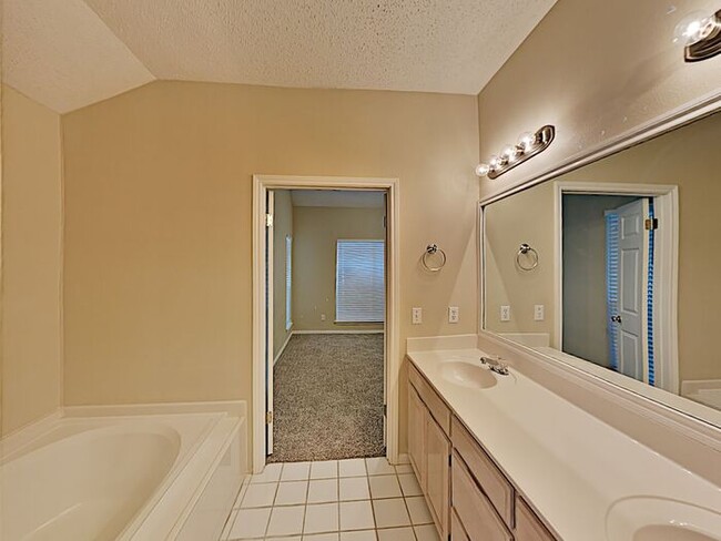 Building Photo - *No Application Fee*