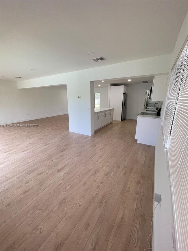 Building Photo - 317 N 31st Ave