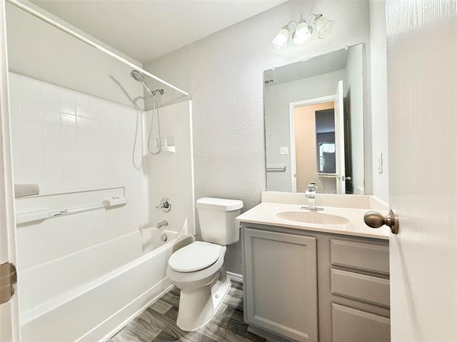 Building Photo - 5912 Ridge Lake Dr