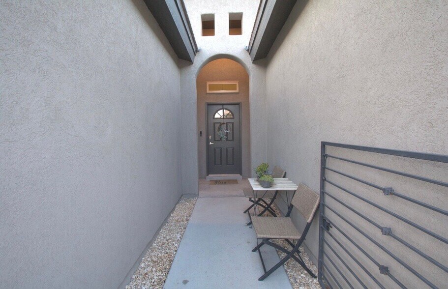 Building Photo - 12729 Methley Ave