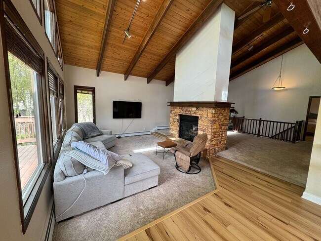 Building Photo - 2521 Autumn Cir