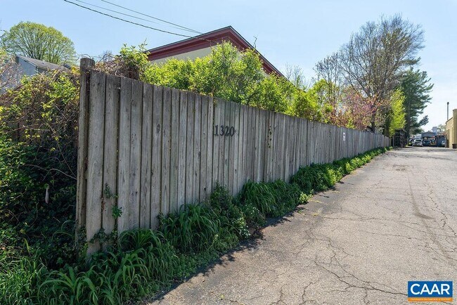 Building Photo - 1403 Burgess Ln