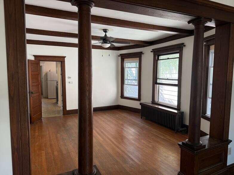 Building Photo - 77 S Pine Ave