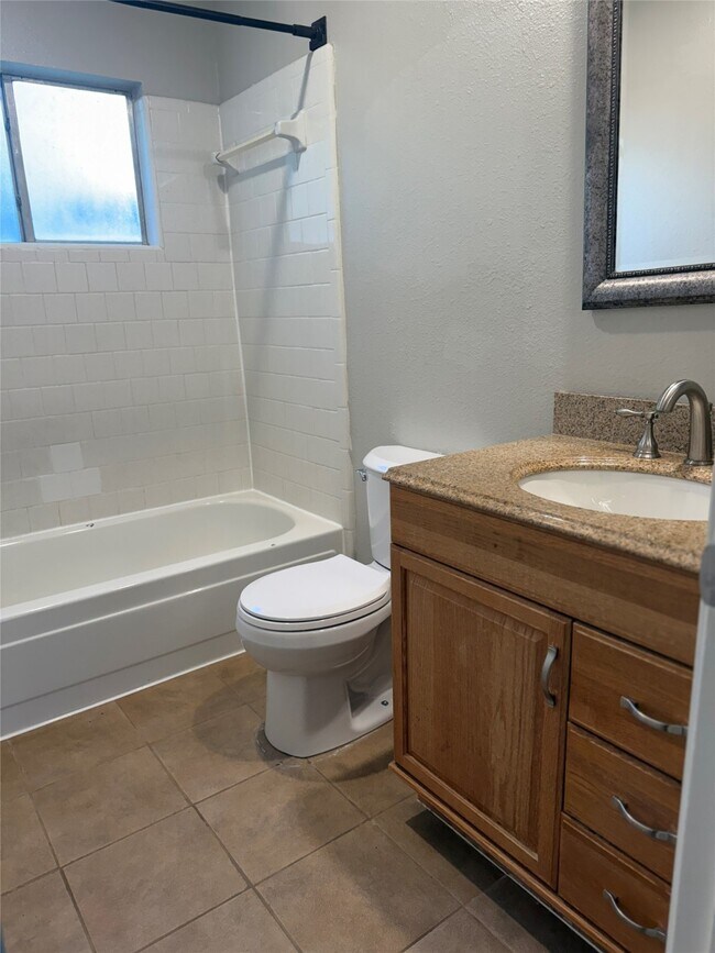 Building Photo - 6207 Woodvale Dr