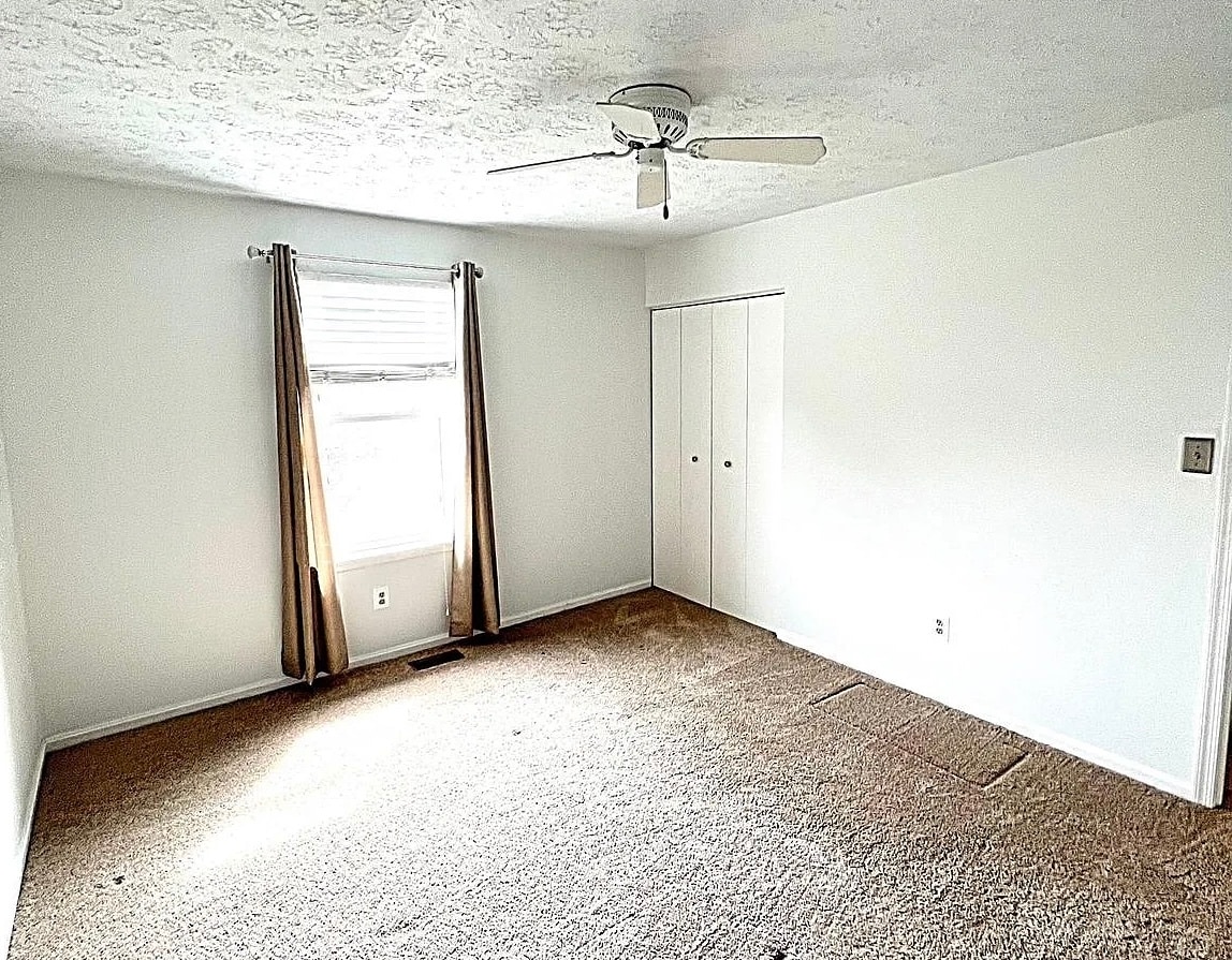 Second bedroom - 701 Cedar Crest Ct