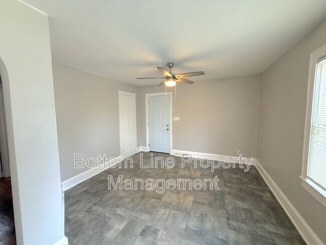 Building Photo - 4424 Hovis Rd