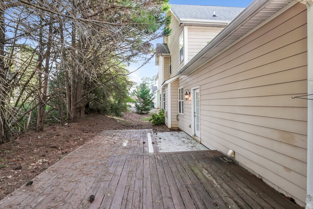 Building Photo - 906 Lakeside Ct