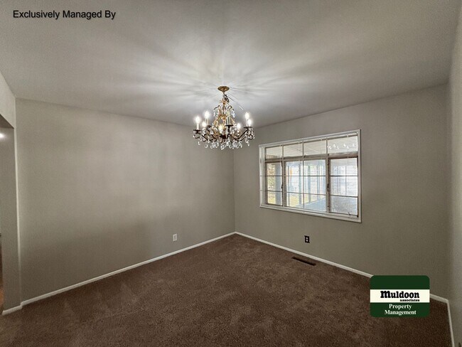 Building Photo - Available Now! Main Level Living, Close to Ft Carson. 1  pet large or small dog  ok