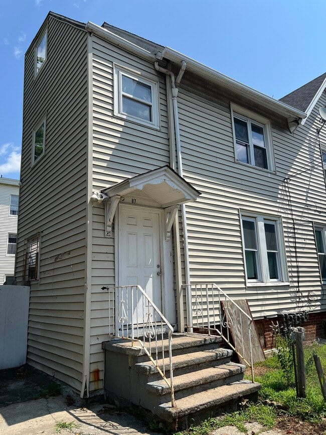 Building Photo - 87 Adams St