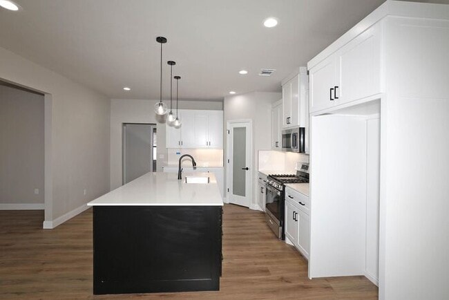 Building Photo - 4715 Scotty Dr